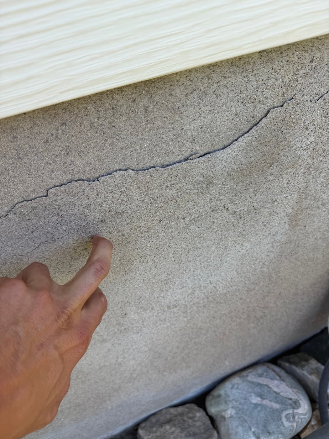 Crack allowing water into the foundation
